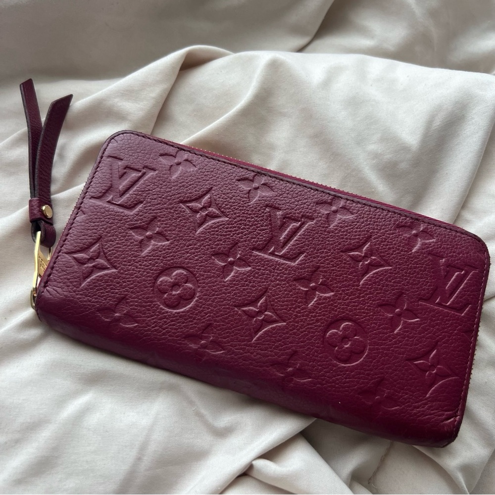 Louis Vuitton Emperiente Zippy Wallet